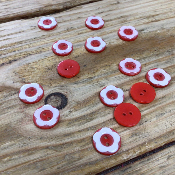 13mm Red and White Flower Button