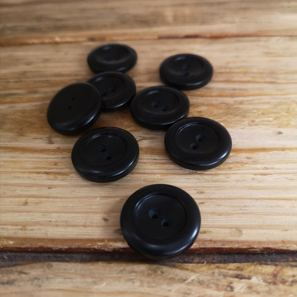 Smooth Black 2-hole Button.