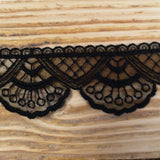 Embroidered lace, fan and scallop - 45mm black