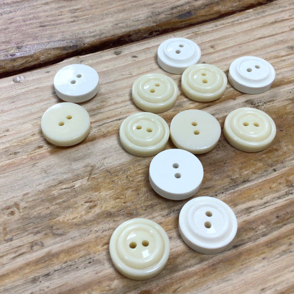 Two Circle 2-hole Button: 14mm