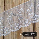 Stéphanoise Lace tulle - scallop and small flower design