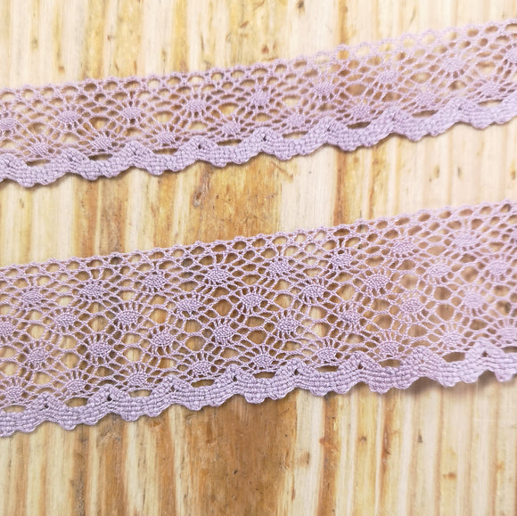 Stephanoise Cotton Lace with Scalloped Edge