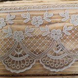 Embroidered lace, fan and scallop - 92mm putty