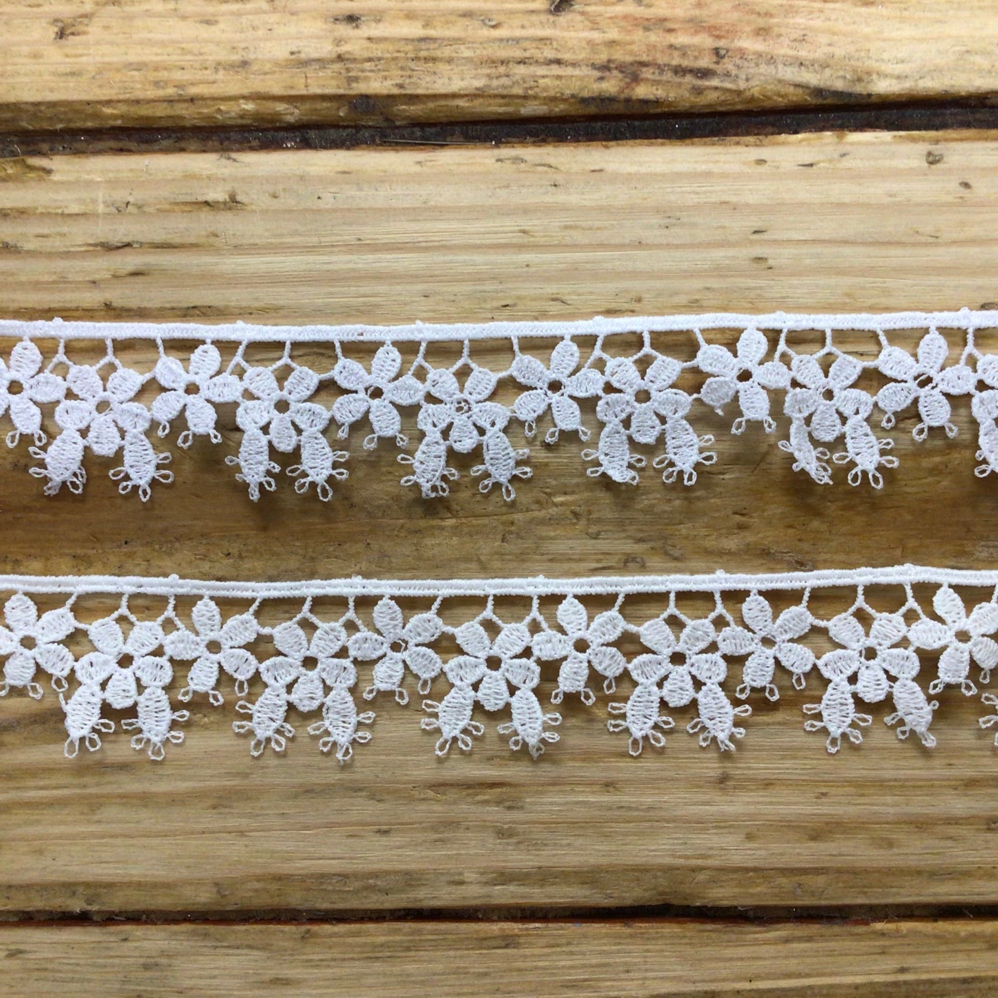 Delicate Daisy Lace – Fred's Haberdashery